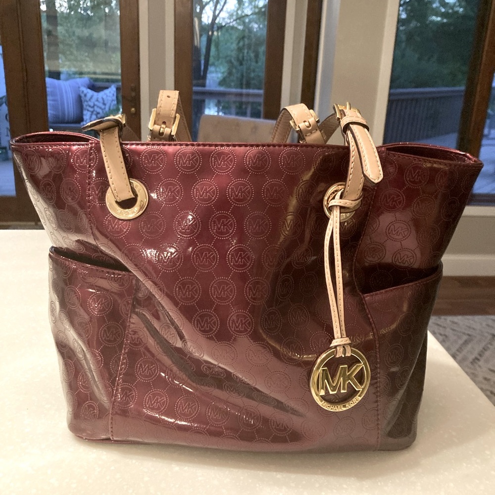 Michael Kors Purse-like new condition!!
